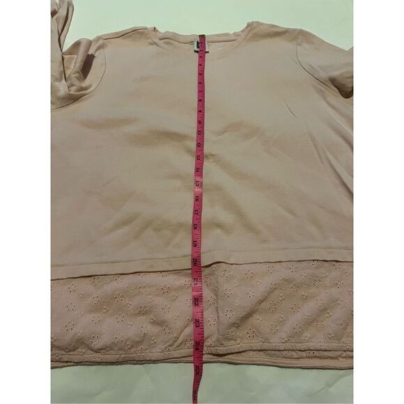 Anne Klein pink lace trim top with 3/4 sleeves - Picture 4 of 6
